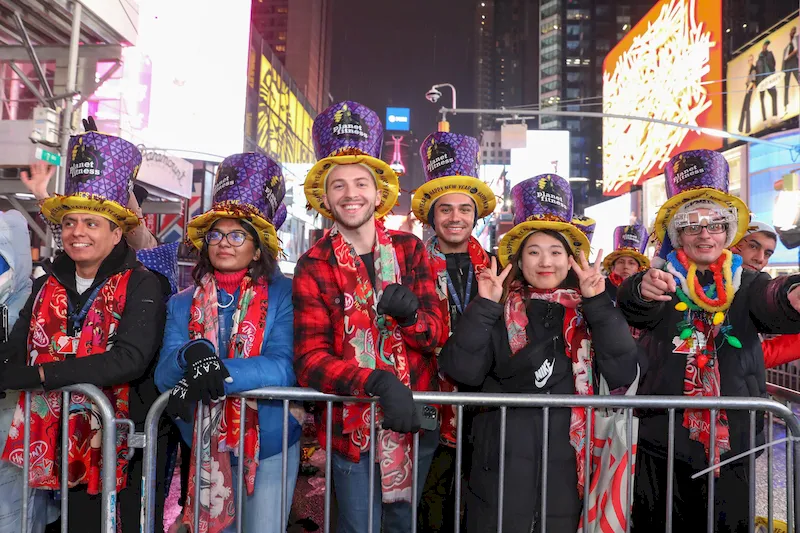 Người dân đón năm mới tại Quảng trường Thời đại Times Square