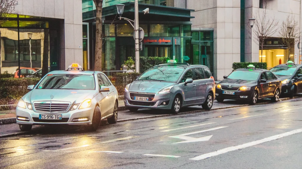 Đi taxi tại Pháp