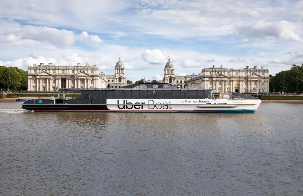 Đi thuyền Uber của Thames Clippers River Roamer