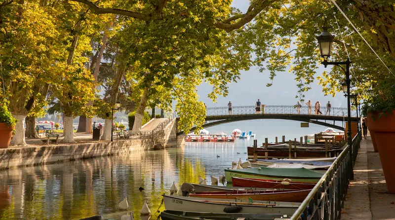 Cầu Pont des Amours