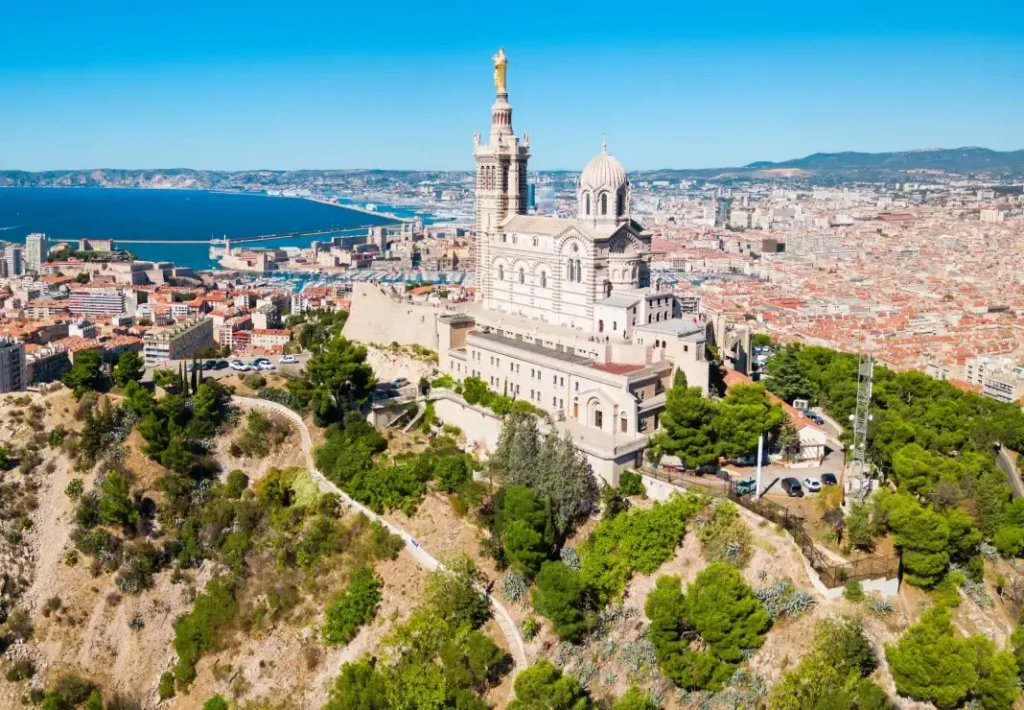 Nhà thờ Đức Bà de la Garde - Một ngày ở Marseille