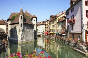 Vẻ đẹp lãng mạn của phố cổ Annecy