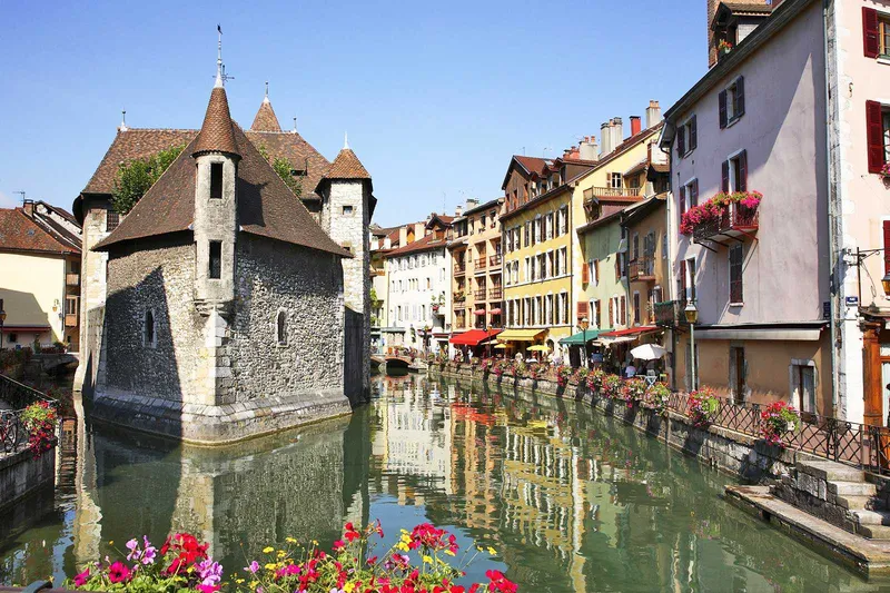 Vẻ đẹp lãng mạn của phố cổ Annecy