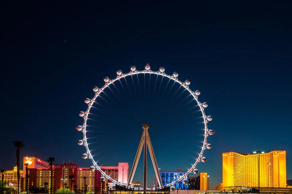 Vòng đu quay High Roller trên Linq