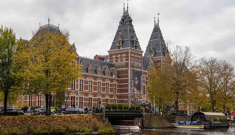 Amsterdam thường hay có mưa