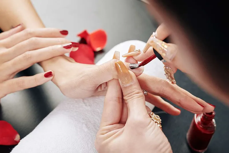 Trải nghiệm dịch vụ làm nail ở sân bay 