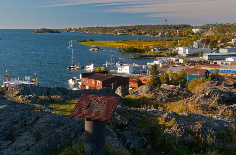 Thăm Phố Cổ Yellowknife